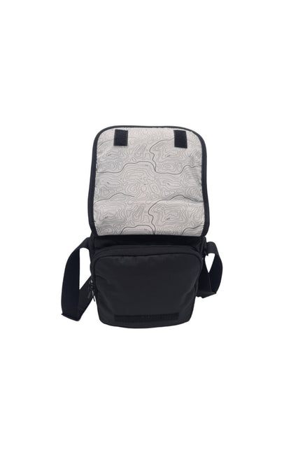 D00914-06 BLACK MENS DISCOVERY CROSSBODY BAG